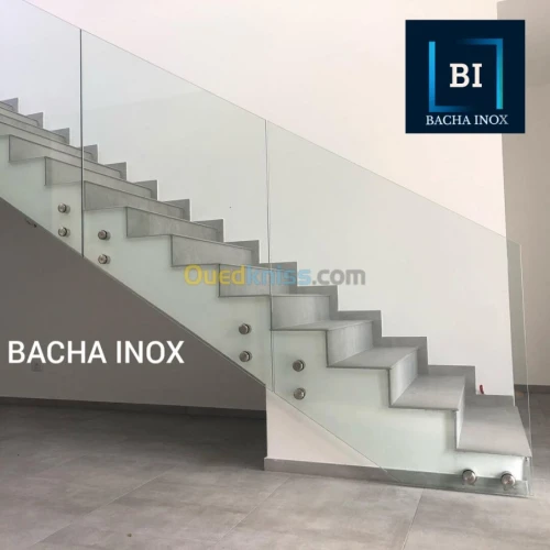 Rampe d'escalier en verre et en inox