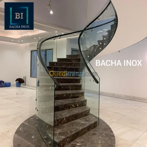 Rampe d'escalier en verre et en inox