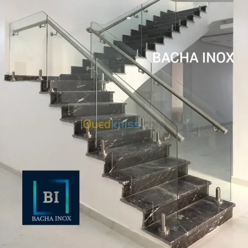 Rampe d'escalier en verre et en inox