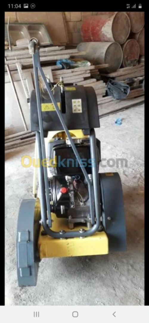 Cie a soles.  منشار الأرض 