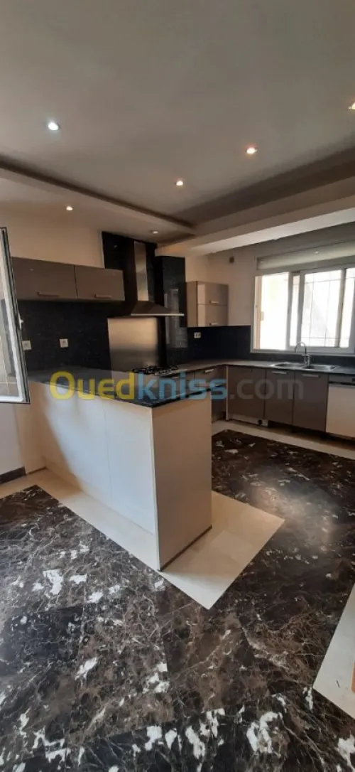 Location Appartement F5 Alger Bir mourad rais