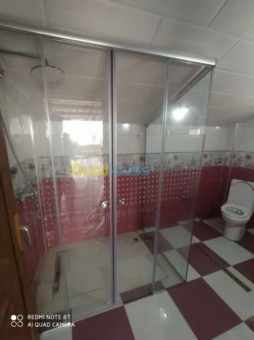 Cabine de douche 
