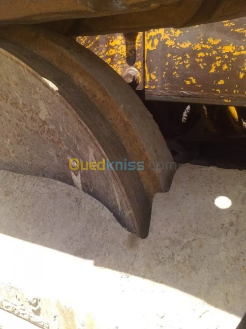 Komatsu D65 كوماتسي