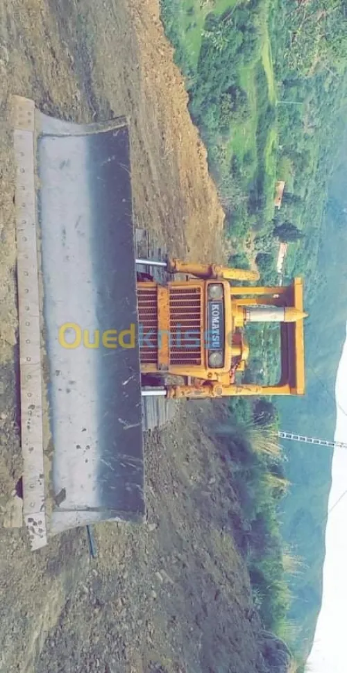 Komatsu D65 كوماتسي