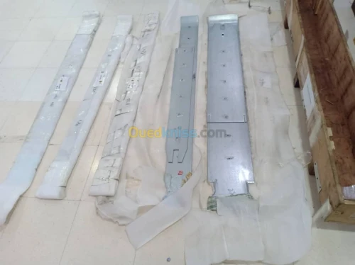 Pieces de rechange et moules . 