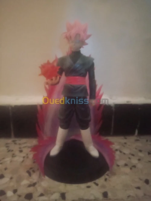 Figurine black Goku rosse+socle