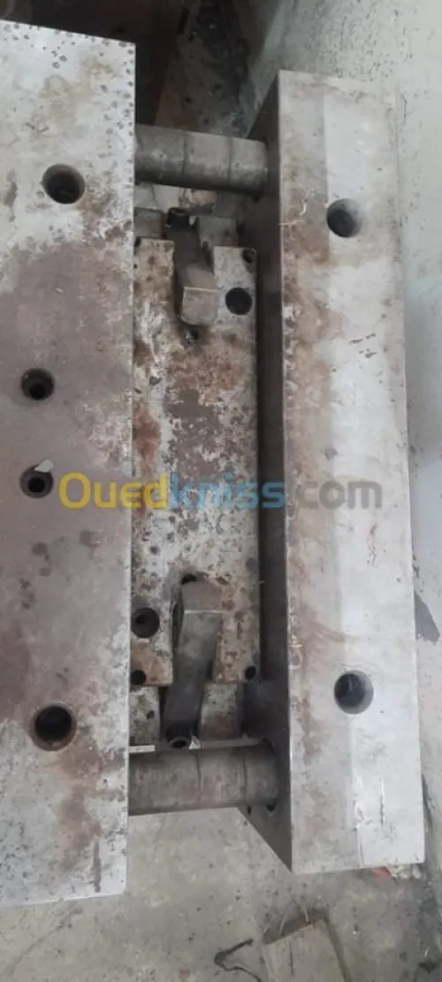 تحويل وصناعة الصناديق البلاستيكية 