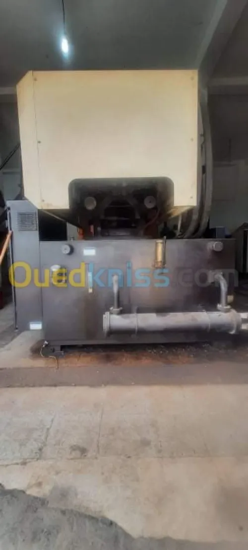 تحويل وصناعة الصناديق البلاستيكية 