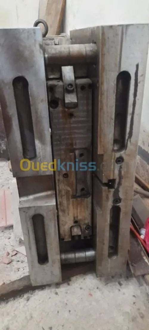 تحويل وصناعة الصناديق البلاستيكية 