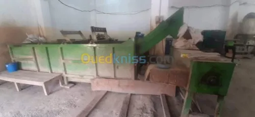 تحويل وصناعة الصناديق البلاستيكية 