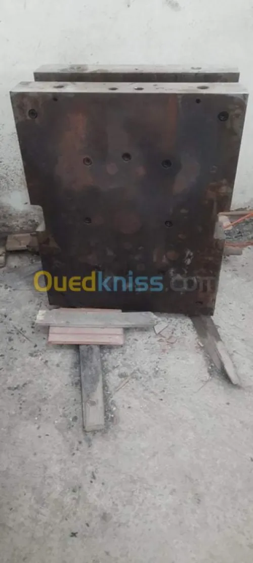 تحويل وصناعة الصناديق البلاستيكية 