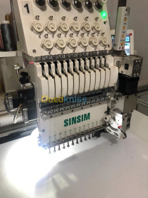  Machine de broderie et gros file