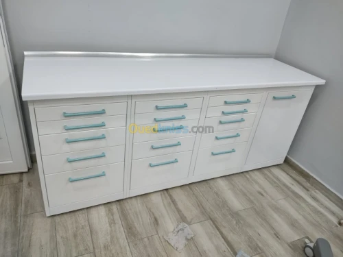 Meuble de rangement médical 