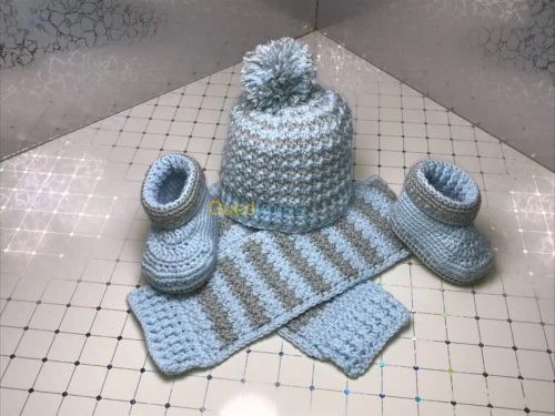 Écharpe/Bonnet /Chaussons bébés 