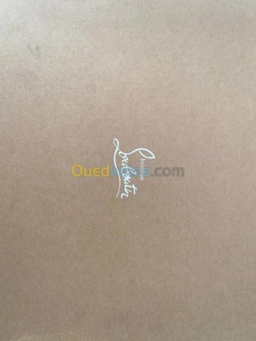 Porte documents Louboutin