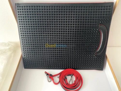 Porte documents Louboutin