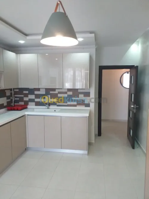 Location Appartement F4 Alger Hydra