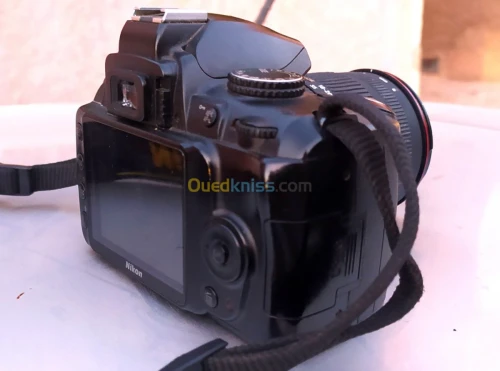 Nikon d3000 . Objectif 18.200