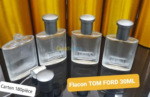 Extrait de parfum et flacons de parfum