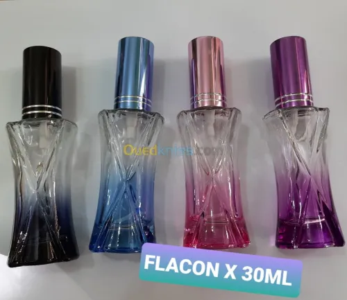 Extrait de parfum et flacons de parfum