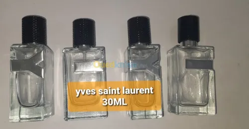 Extrait de parfum et flacons de parfum