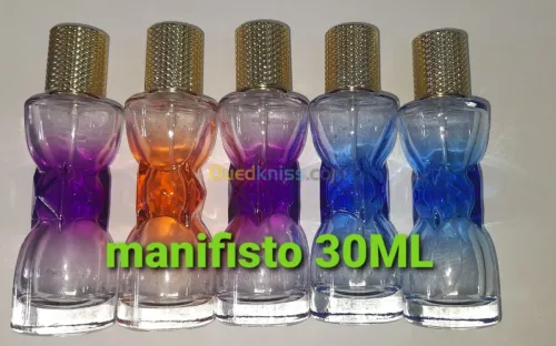 Extrait de parfum et flacons de parfum