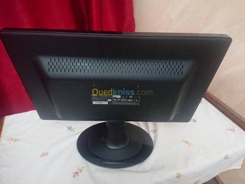 Ecran Fujitsu moniteur 16:9 (1366x768)