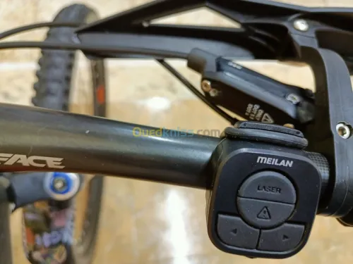 Disponible très beau VTT enduro 12 s 