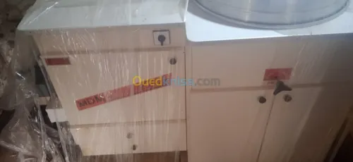 Machine de fabrication d'or et argent.