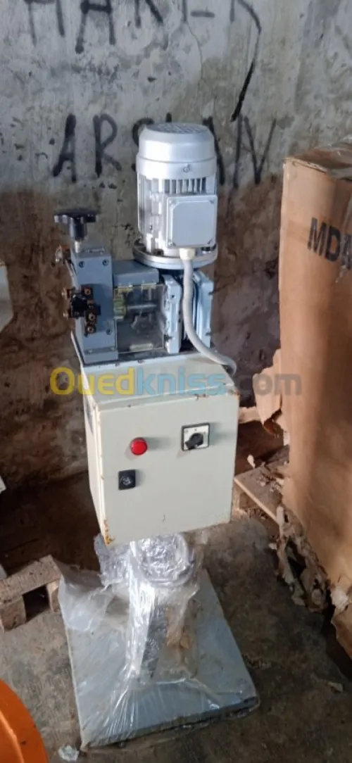 Machine de fabrication d'or et argent.