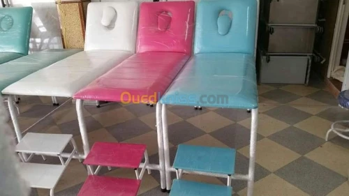 DIVAN DE CONSULTATION AVEC TROU DE VIS