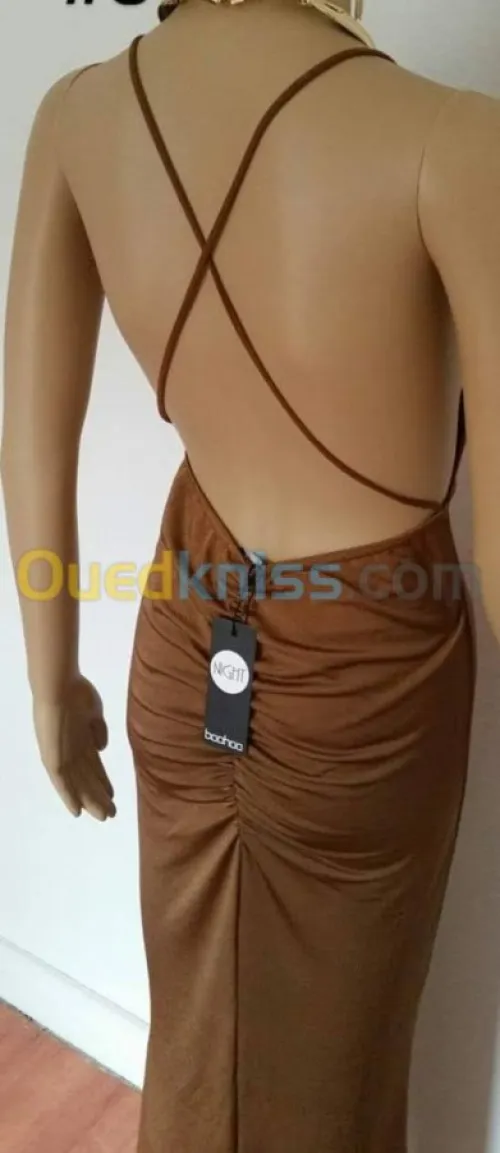 Robe longue en cuivre