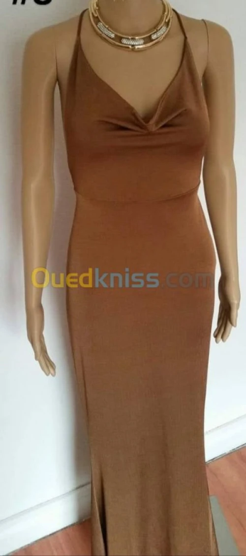 Robe longue en cuivre