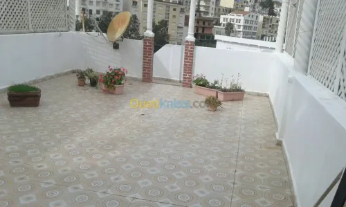Location Duplex F4 Alger Hydra