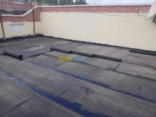 Chape et membrane goudronne 