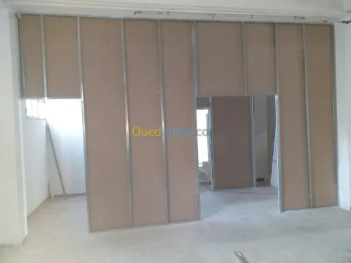 Placoplâtre PVC faux plafond. BA13 pla