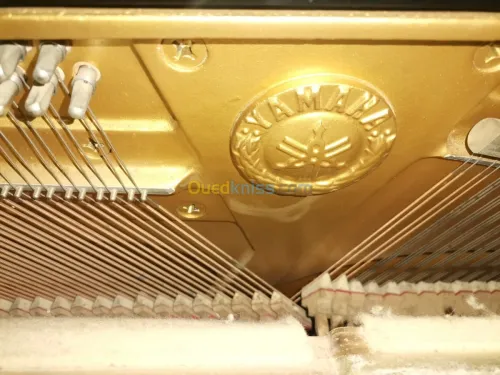 Piano Yamaha u1  made in Japan 