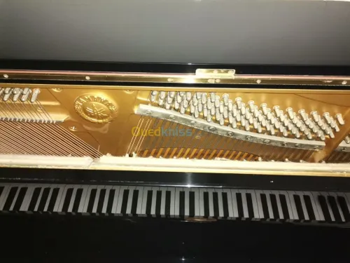Piano Yamaha u1  made in Japan 