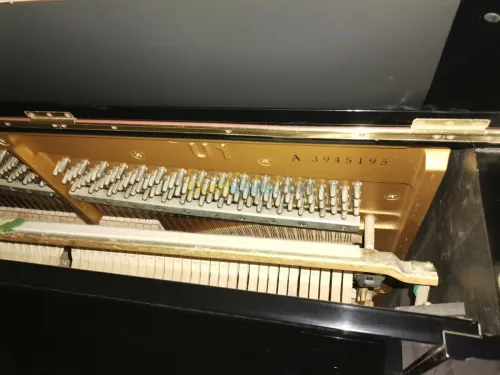 Piano Yamaha u1  made in Japan 