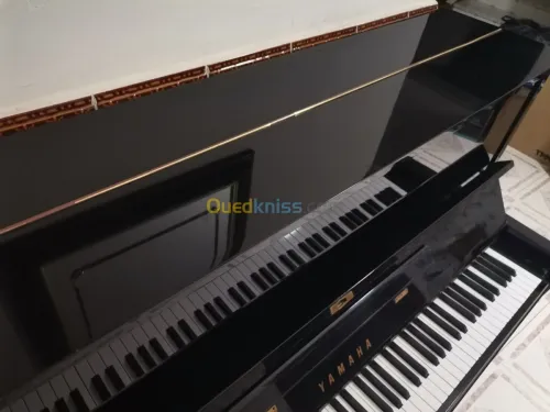 Piano Yamaha u1  made in Japan 