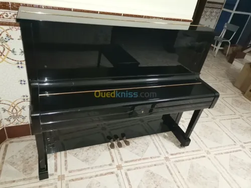 Piano Yamaha u1  made in Japan 