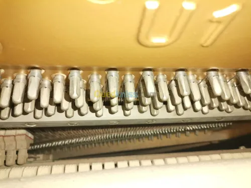 Piano Yamaha u1  made in Japan 