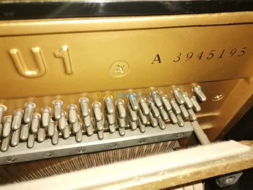 Piano Yamaha u1  made in Japan 