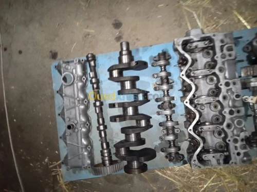 Pièce moteur R25 trafic 