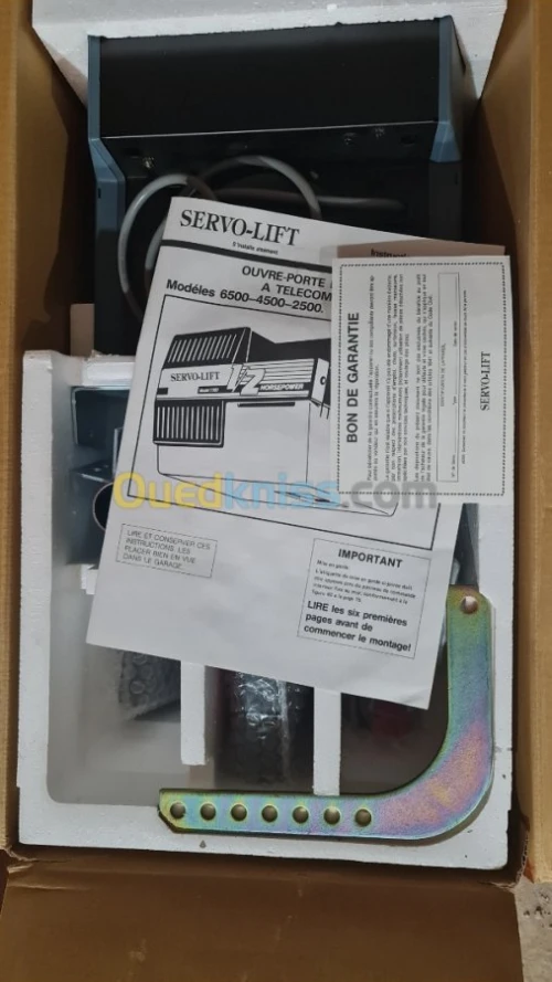 MOTEUR OUVRE-PORTE DE GARAGE (pour les portes basculante et les portes à glisser..)