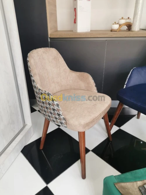 Fabrication des chaises et banquette 