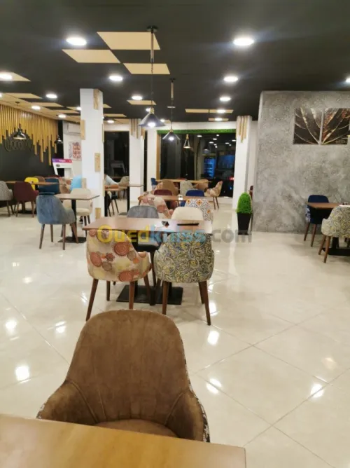 Fabrication des chaises et banquette 