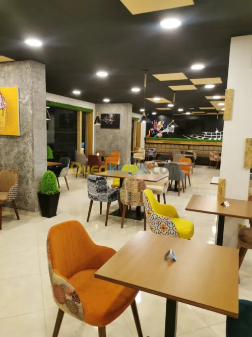 Fabrication des chaises et banquette 