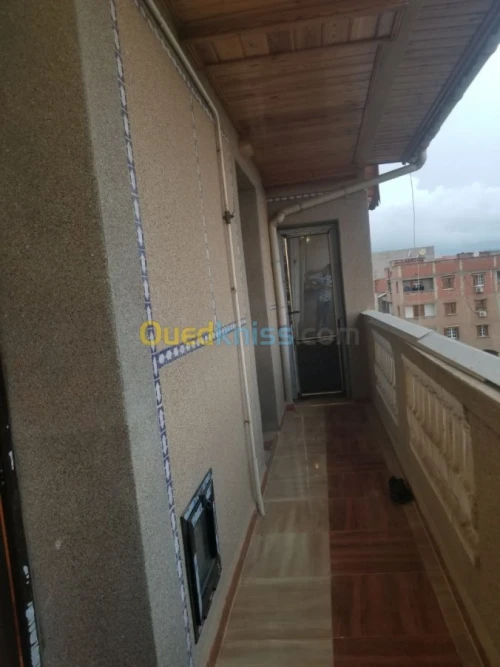 Location Niveau De Villa F3 Bouira Bouira