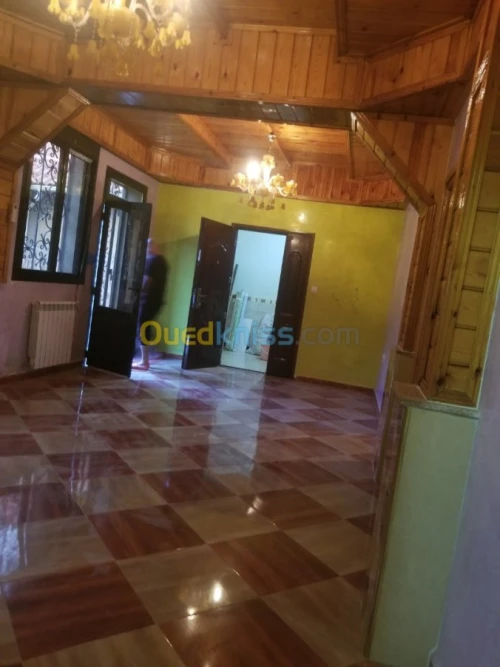 Location Niveau De Villa F3 Bouira Bouira